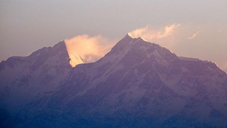 https://mainnews.center/posts/us-mountaineer-reportedly-missing-on-8th-highest-mountain