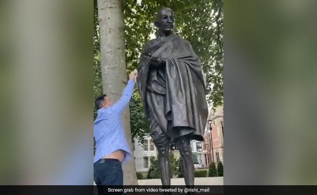Video: Tejashwi Yadav Found Dirt On Gandhi's Statue In UK. He Did This
