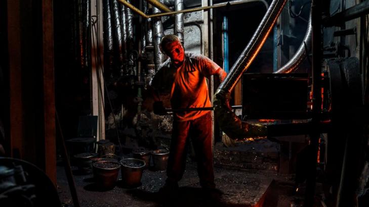 AP PHOTOS: Ukraine bakery supplies bread for the front lines