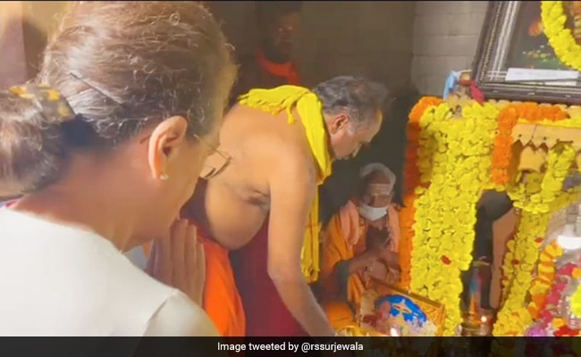 Dussehra: Sonia Gandhi Offers Prayers At Mysuru Temple On Vijayadashami
