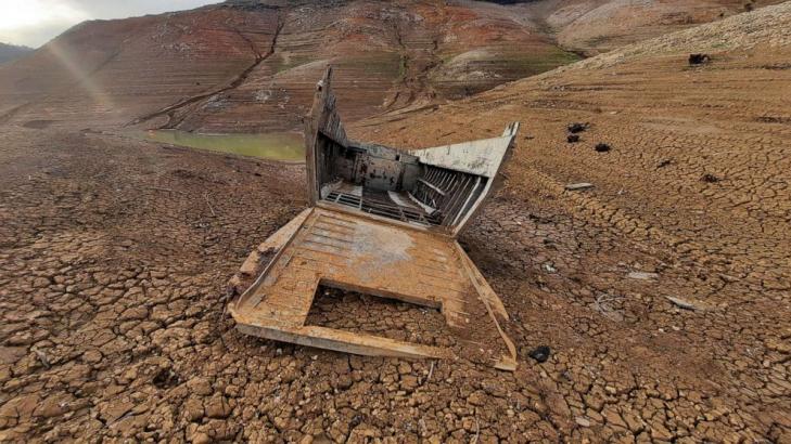 WWII-era 'ghost boat' discovered in California lake amid low water revels