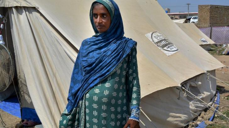 Pregnant women struggle to find care after Pakistan's floods