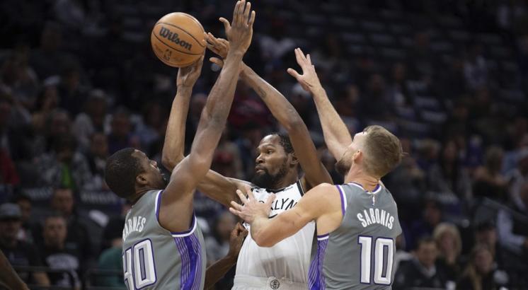 Kings race past Nets in high-scoring affair for fourth straight win