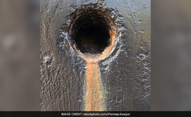 Man, 26, Dies After Falling Into Open Sewer In Maharashtra