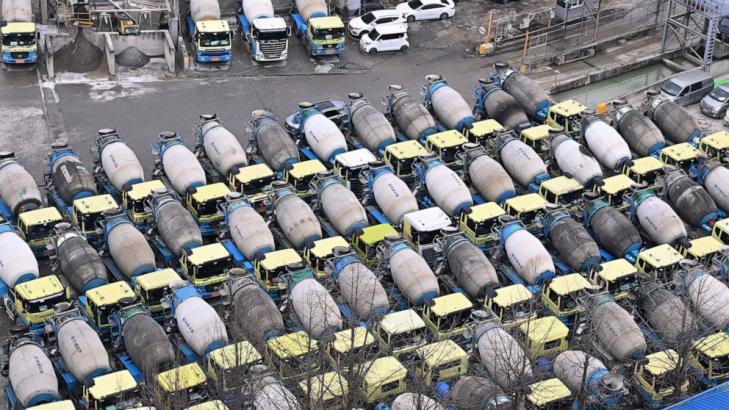 South Korea orders striking cement truckers back to work