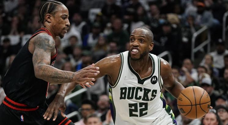 Bucks’ Middleton probable to make his season debut Friday against Lakers