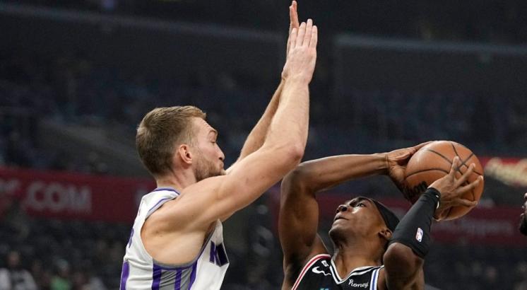 Sabonis scores 24, leads Kings’ rout of injury-riddled Clippers