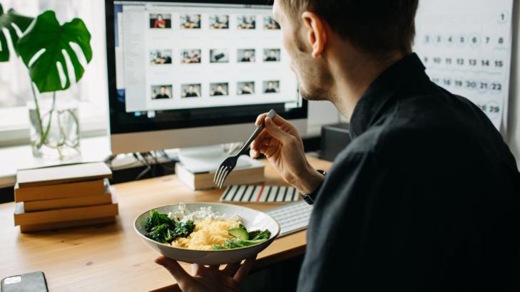 11 Easy WFH Lunches You Can Make Between Meetings