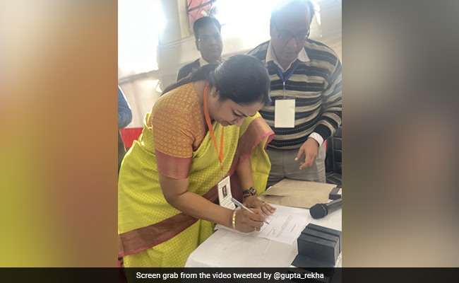 Delhi Mayor's Election: BJP Fields Rekha Gupta Against AAP's Shelly Oberoi