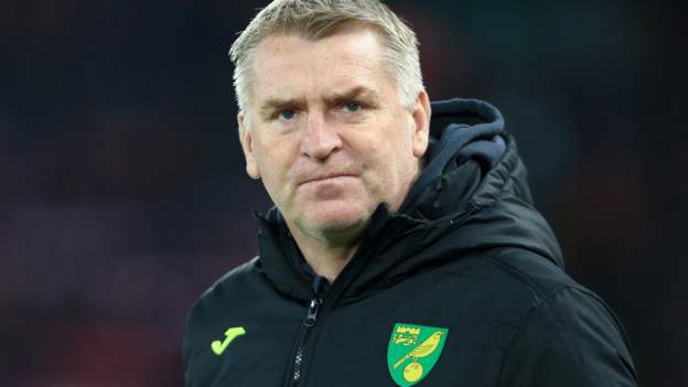 Head coach Smith sacked by Norwich