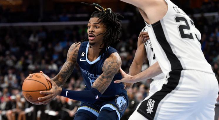 Morant scores 38 in return as streaking Grizzlies top Spurs