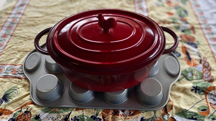 Use a Muffin Tin As a Big Ol' Trivet