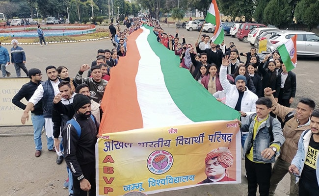 On Republic Day, ABVP's March In Srinagar With 100-Foot National Flag