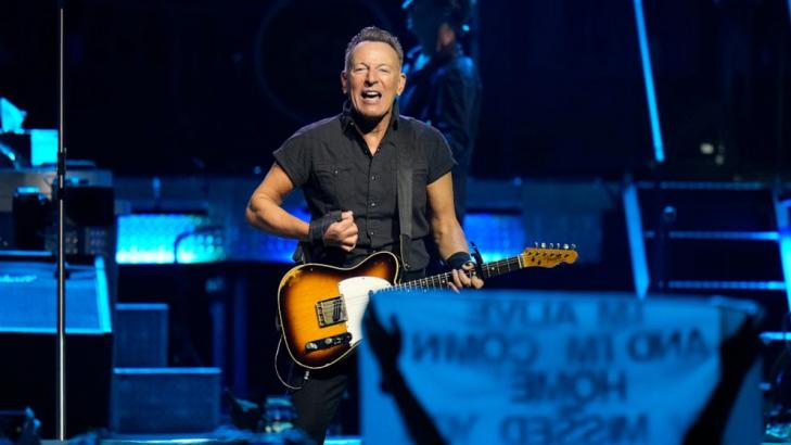 After ticket flap, Springsteen's fan magazine shutting down