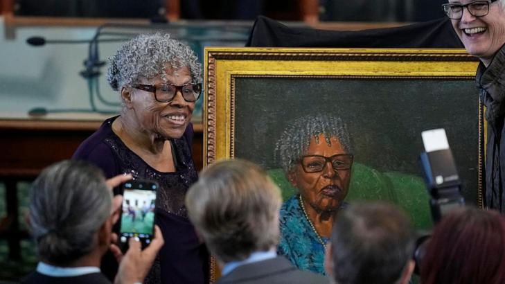 Opal Lee, 'grandmother of Juneteenth,' gets Texas portrait