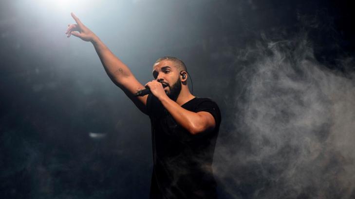 Drake delivers hits at 'Homecoming' Super Bowl week concert