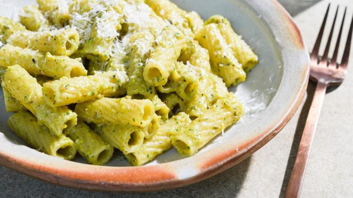 5-ingredient Sicilian pesto saves a last-minute Valentine