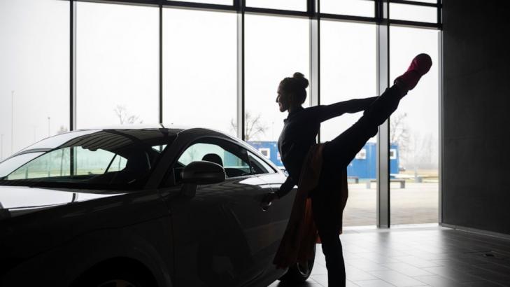 Hungarian ballet rehearses in car factory amid energy crunch