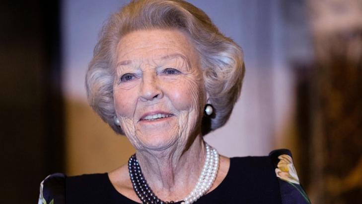 Former Dutch queen Beatrix breaks wrist in skiing accident