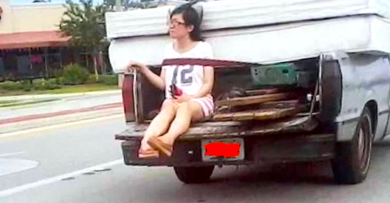 Bad drivers haul…sh*t LOADs of…STUPID (31 GIFs/Photos)