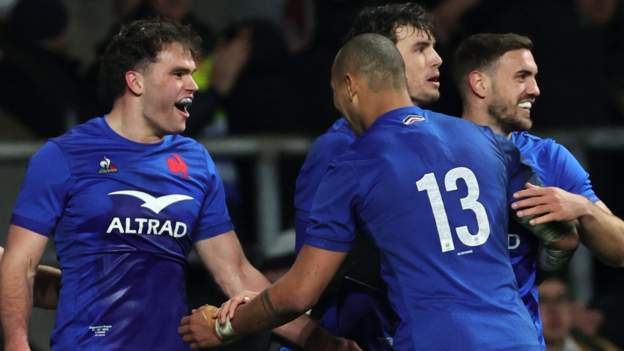 England slump to record home defeat against France