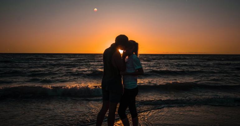 Can Moon-Phase Compatibility Reveal Your Soulmate? An Astrologer Weighs In