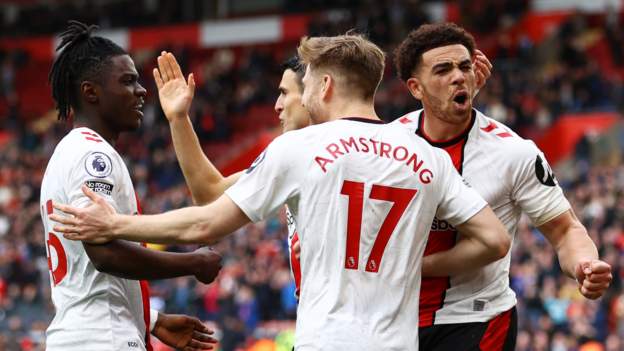 Southampton 3-3 Tottenham: Saints come from behind to earn point