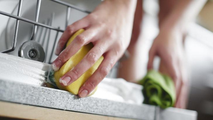 You Can Clean Your Dishwasher With Lemonade Kool-Aid