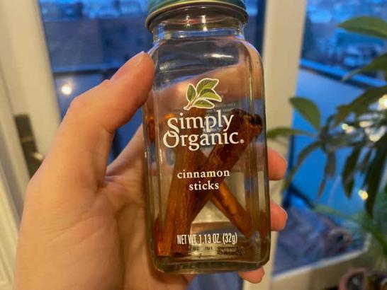 Make Cinnamon Extract With Only Two Ingredients