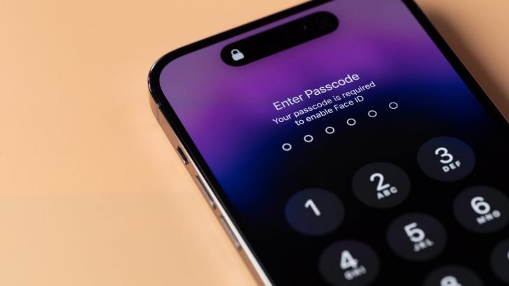 Your iPhone Is Still Vulnerable When It Is Locked