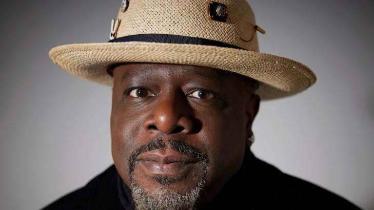 Cedric the Entertainer enjoying life in his 'Neighborhood'