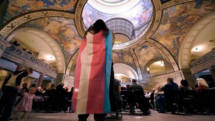 Missouri lawmakers ban transgender care, athletics