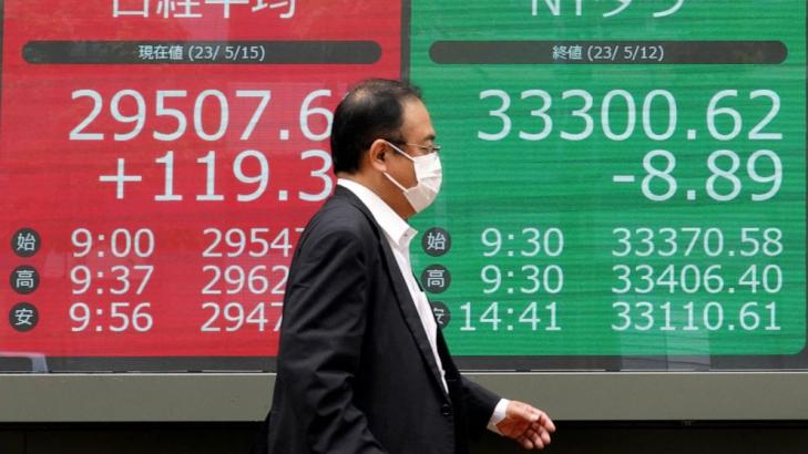 Stock market today: Asian markets, oil lower as recession fears, debt ceiling darken outlook