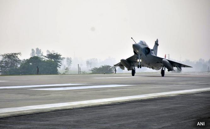 Emergency Drills: Air Force Jets Touch Down On UP's Purvanchal Expressway