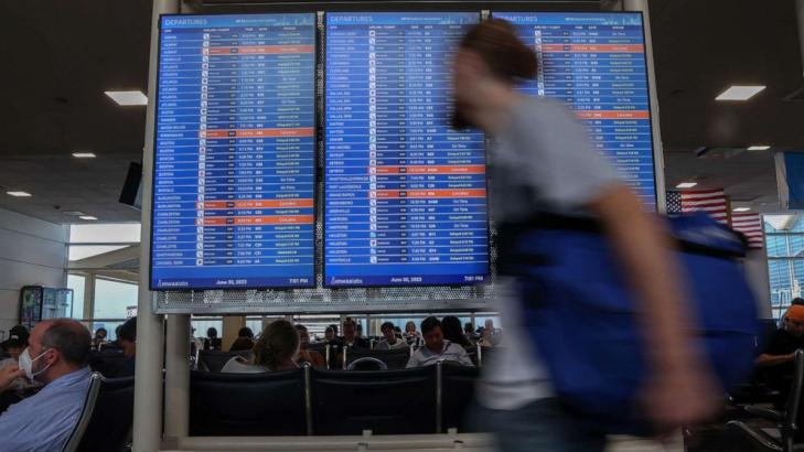 New warning issued for rebooking air travel after delays, cancellations
