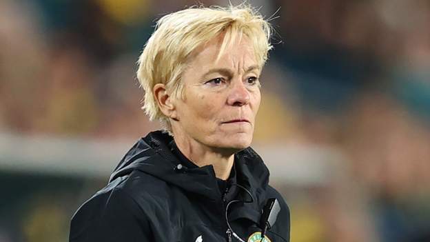 Women's World Cup: Vera Pauw proud of 'battling' Irish in Australia defeat