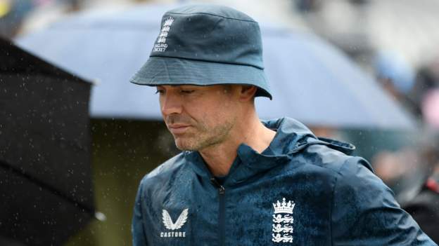 England denied by rain as Australia retain Ashes