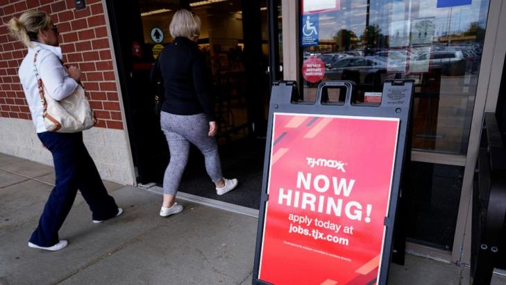 Weekly US applications for jobless benefits slide to lowest level in 5 months