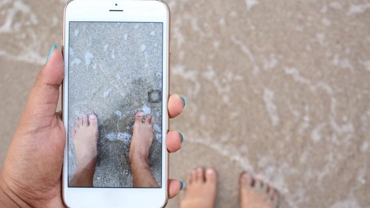 This Gear Will Protect Your Phone at the Beach