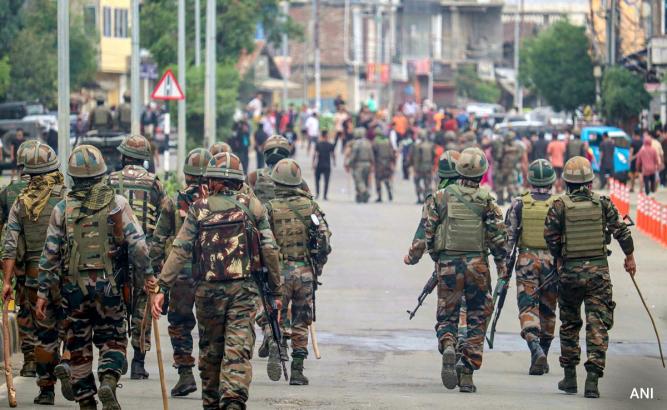 Cop Killed, Weapons Stolen As Mobs Clash With Security Forces In Manipur
