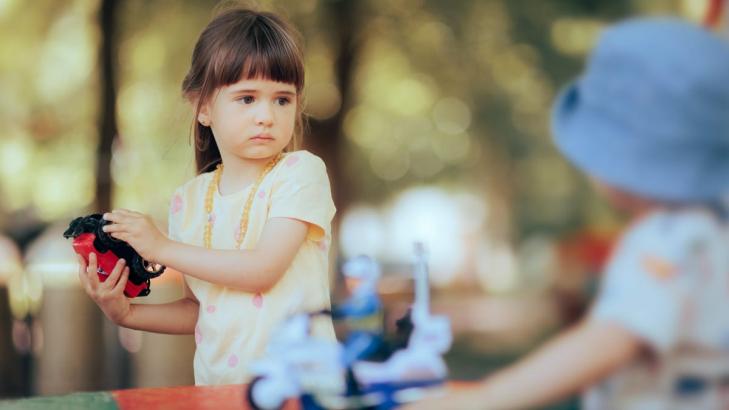 How to Help Your Kid Recognize Toxic Friendships