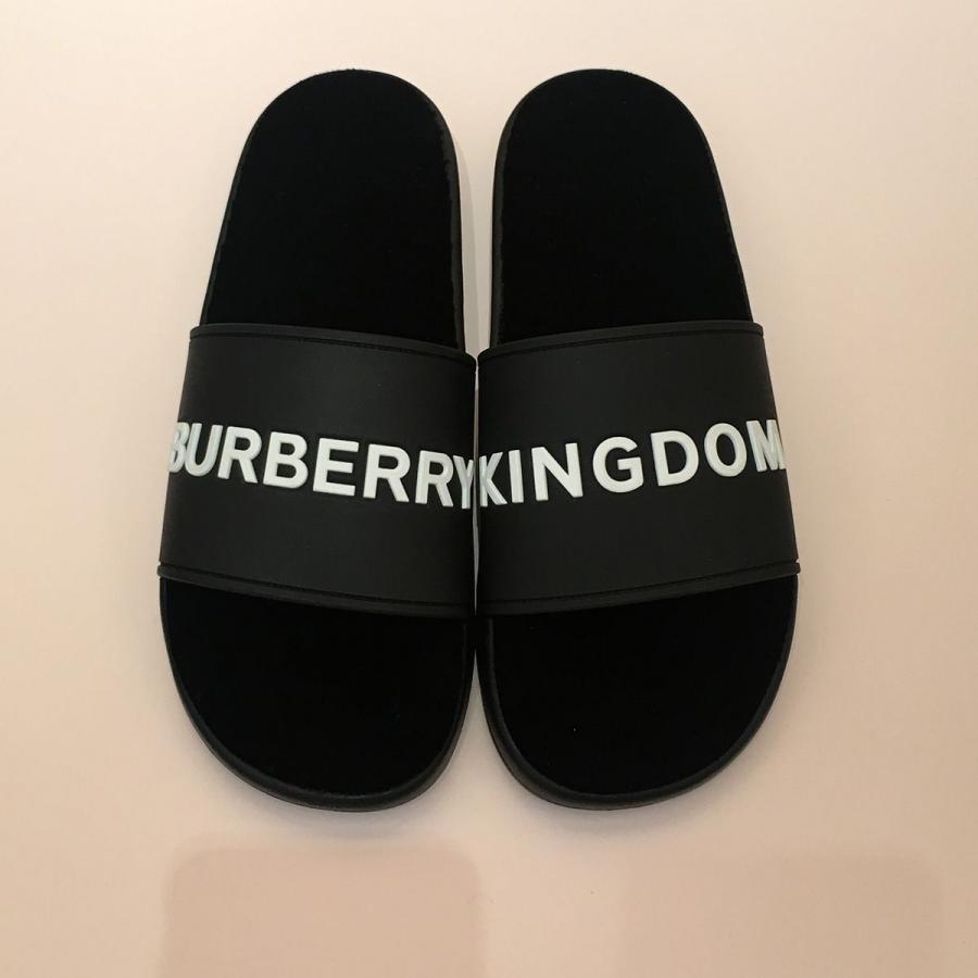 burberry-kingdom-1537148261.jpg?crop=1xw:1xh;center,top&resize=480:*