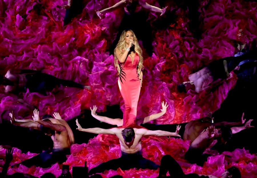 Mariah-Carey-2018-American-Music-Awards-Performance-Video.jpg