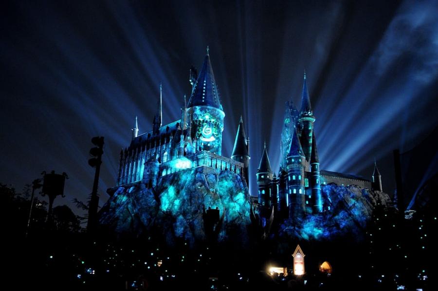 Harry-Potter-Christmas-Hogwarts-Universal-London.jpg