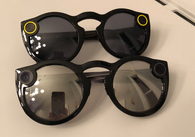 snapchat-spectacles-top-view-v1-vs-v2.jpg?w=680