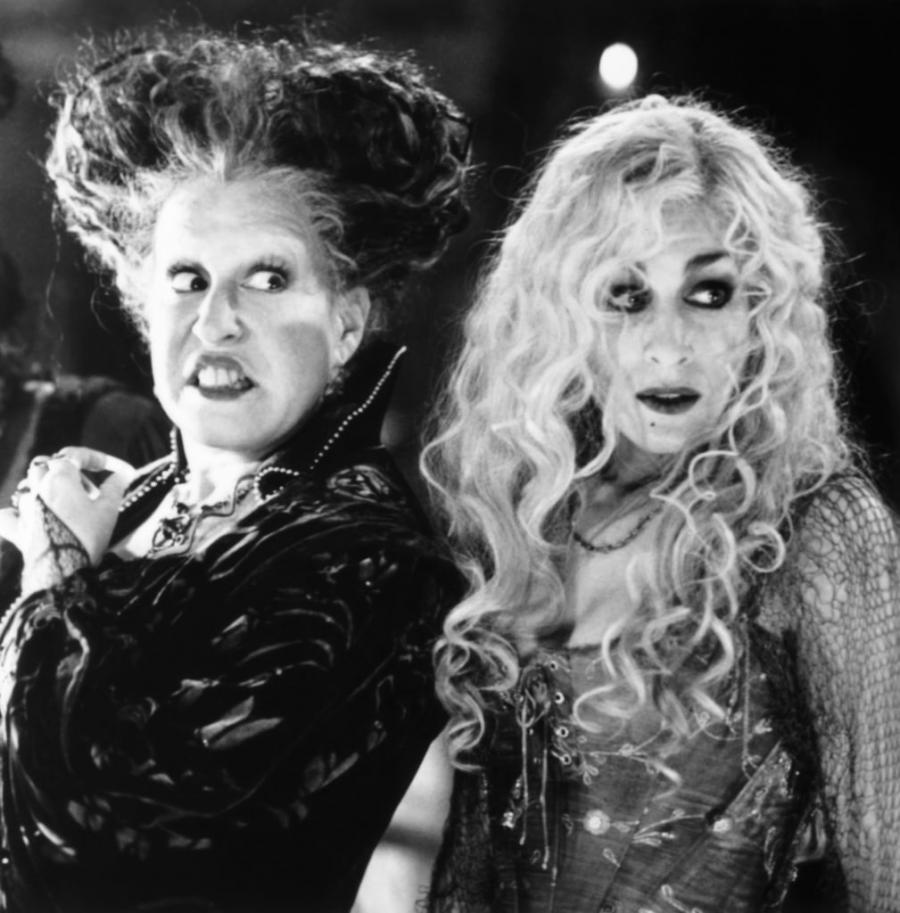 Sarah-Jessica-Parker-Favorite-Hocus-Pocus-Scene.jpg