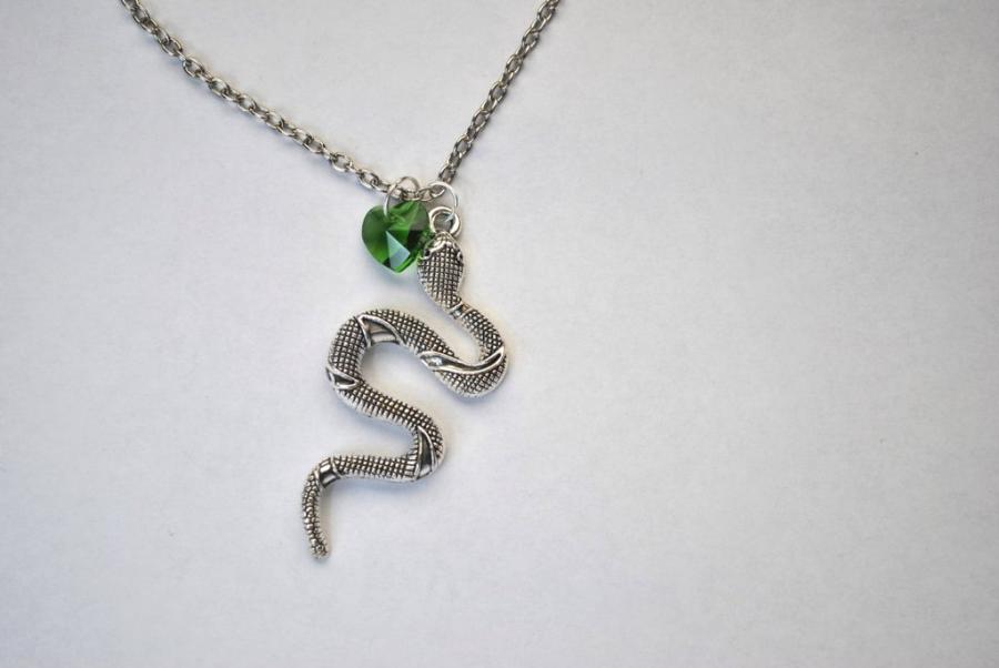 Slytherin-House-Necklace.jpg