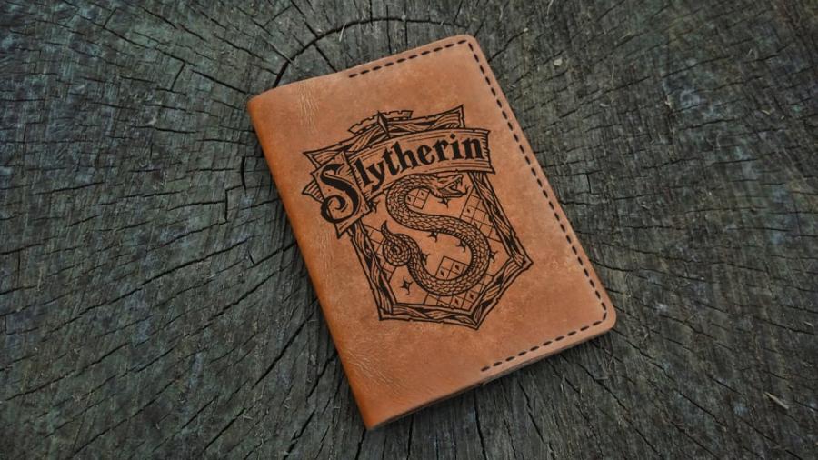 Slytherin-Leather-Passport-Cover.jpg