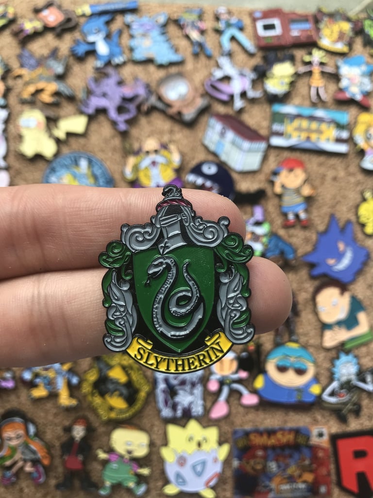 Slytherin-House-Crest-Enamel-Pin.jpg