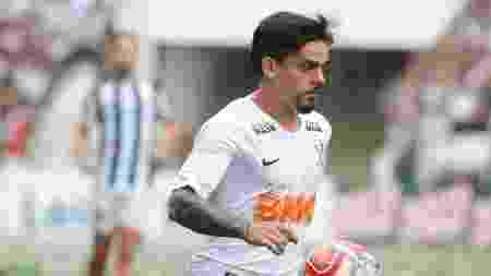 fagner-lateral-do-corinthians-enfrenta-o-santos-em-classico-1552246439777_v2_450x253.jpgx